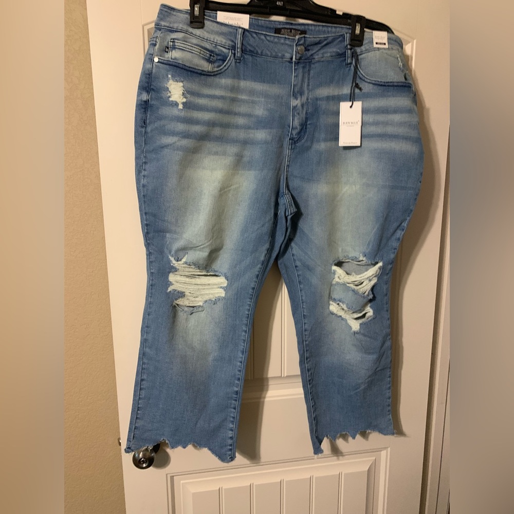 Judy Blue Straight Crop Jeans